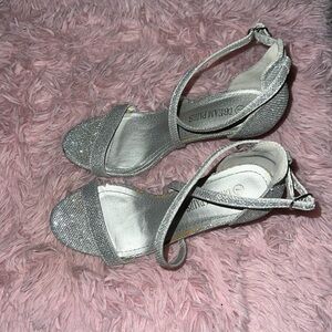 Size 7 Silver 3 Inch heels